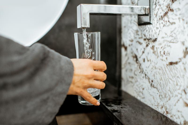 Saiba da importância de realizar uma limpeza de tubulação de água potável em seus encanamentos